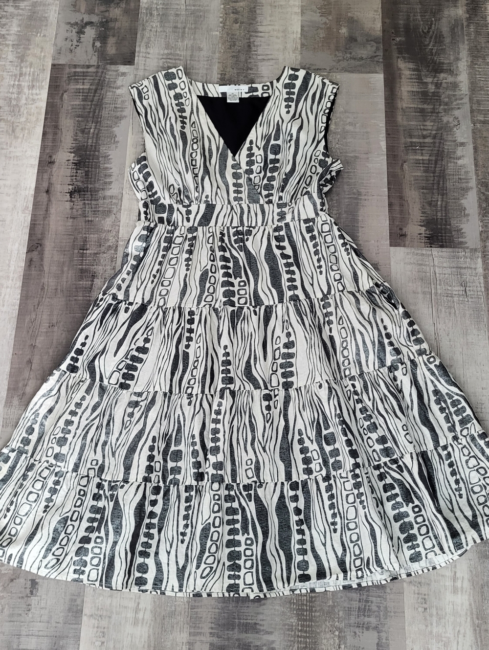WD.NY linen Blend Tiered Ruffle Midi V-neck Dress Size 10 Shimmer Sleeveless